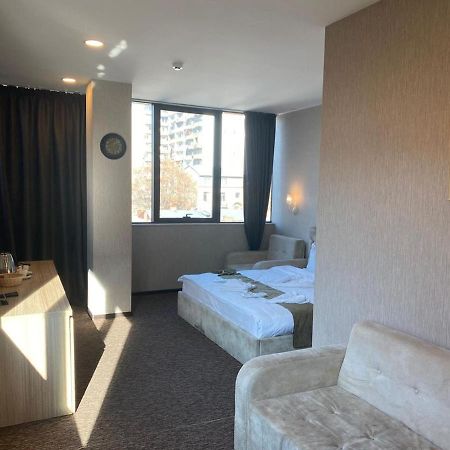 Tbt Hotel Tbilisi Exteriör bild