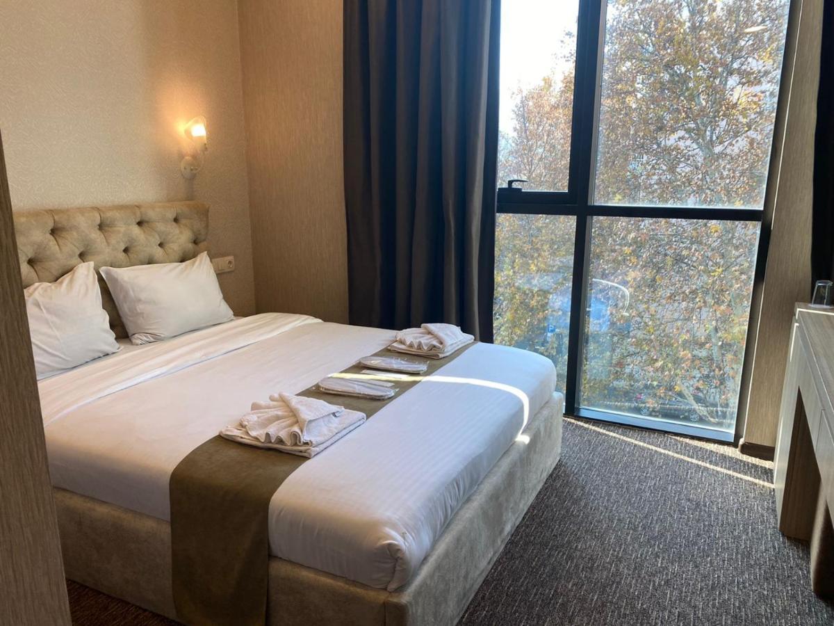 Tbt Hotel Tbilisi Exteriör bild